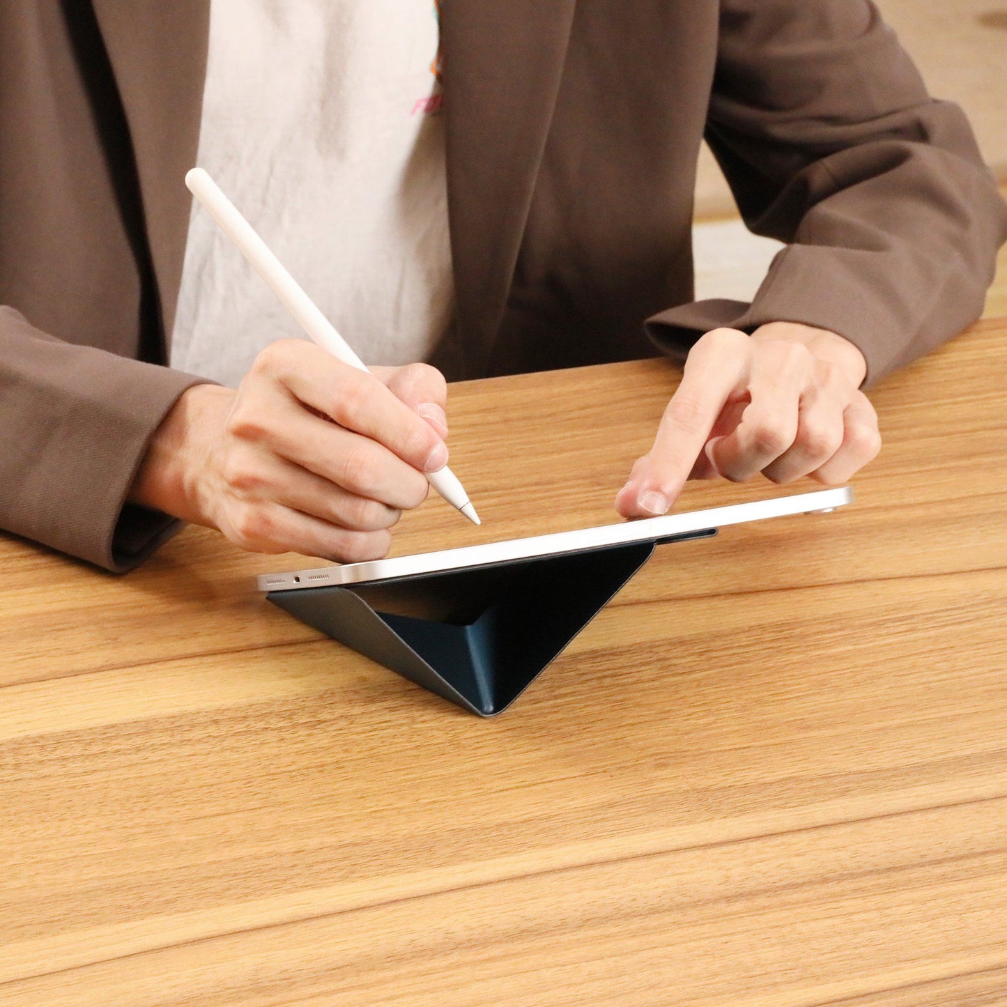 Snap Tablet Stand For Tablets MS009M