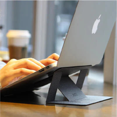 Flexible Handy Halterung am Laptop – MOFT Germany